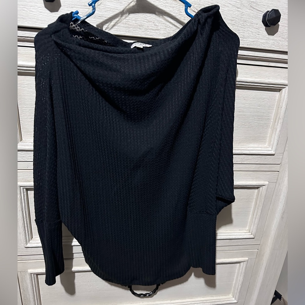 Long sleeve wide neck top